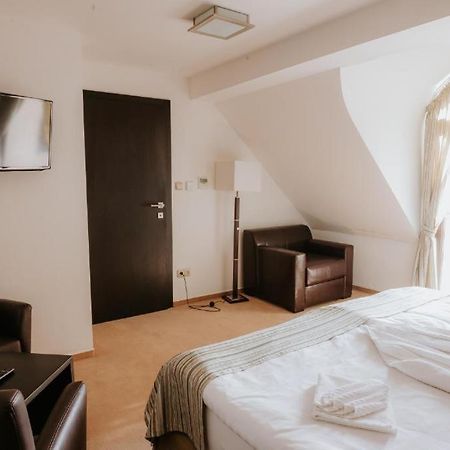 Hotel Bonaparte Кошице Экстерьер фото