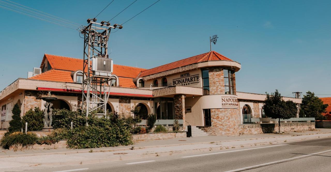 Hotel Bonaparte Кошице Экстерьер фото