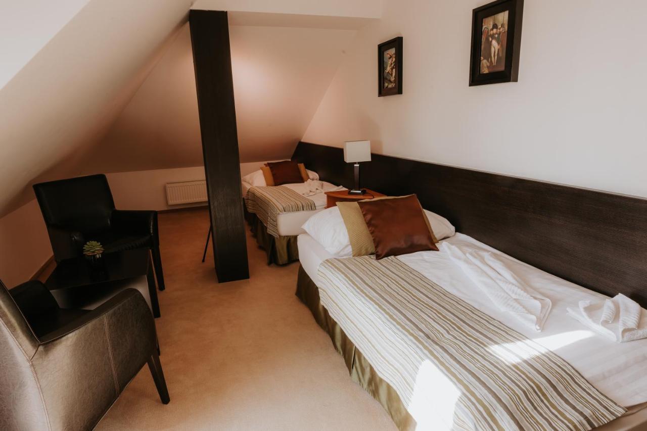 Hotel Bonaparte Кошице Экстерьер фото