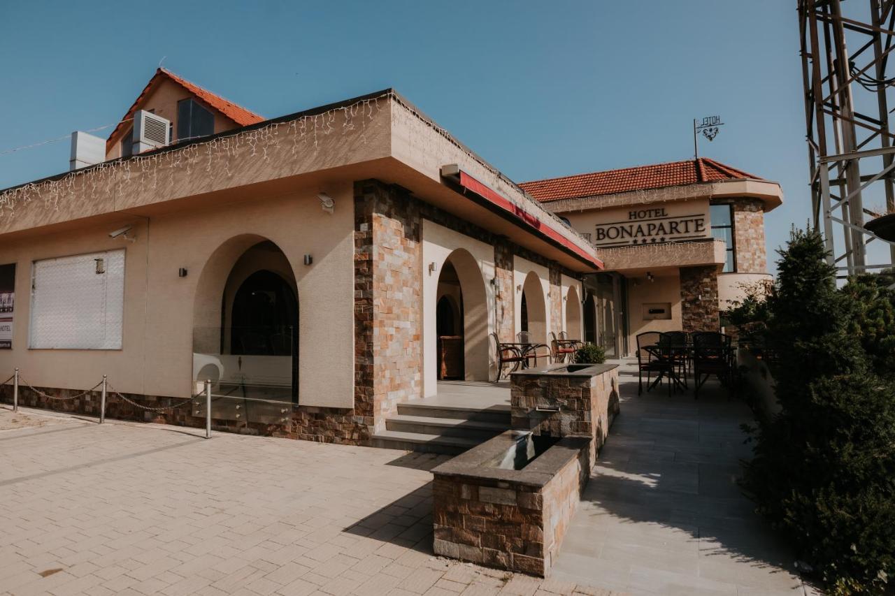 Hotel Bonaparte Кошице Экстерьер фото