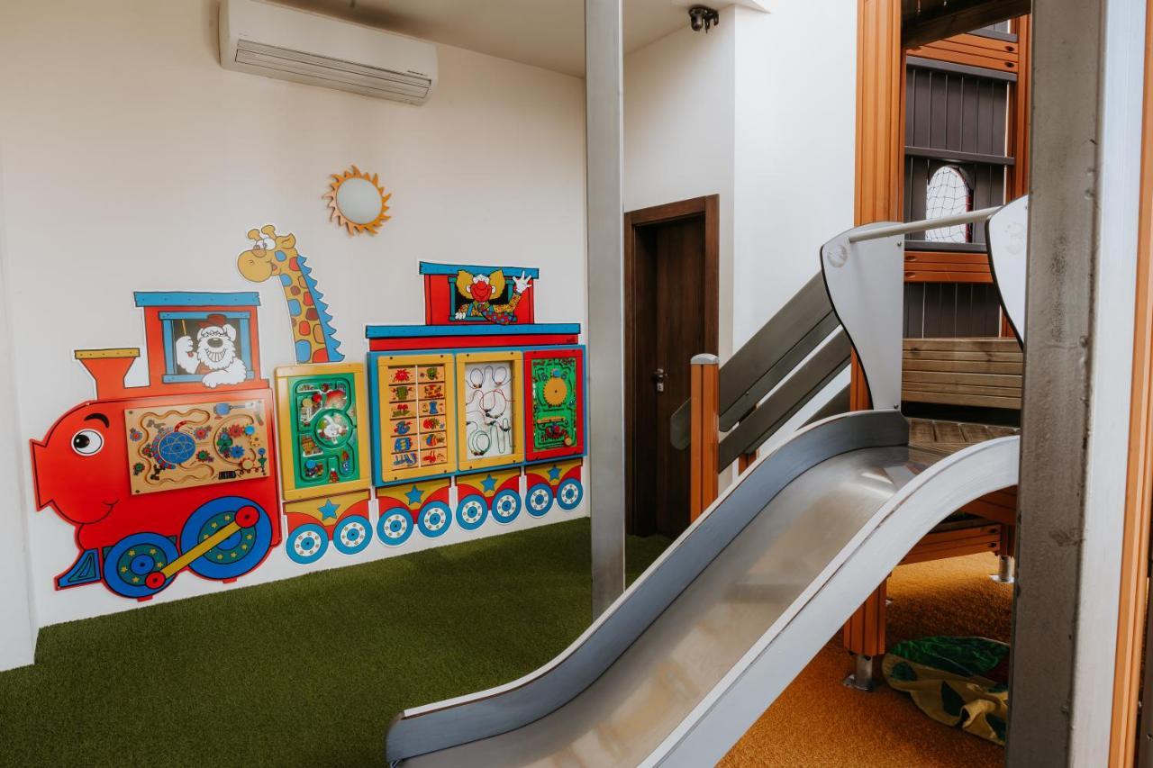 Hotel Bonaparte Кошице Экстерьер фото