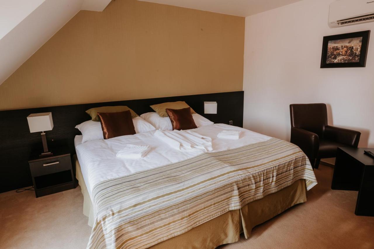 Hotel Bonaparte Кошице Экстерьер фото