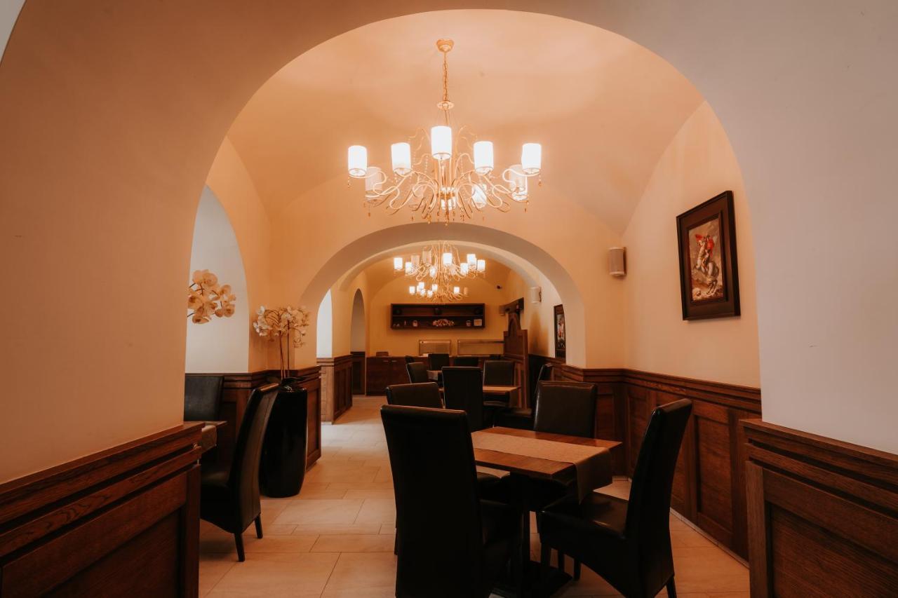 Hotel Bonaparte Кошице Экстерьер фото